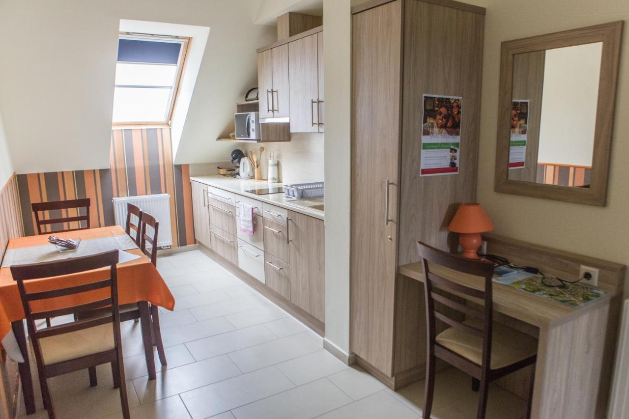 Azur Haz Gyoengyvirag Apartman Sárvár Zewnętrze zdjęcie